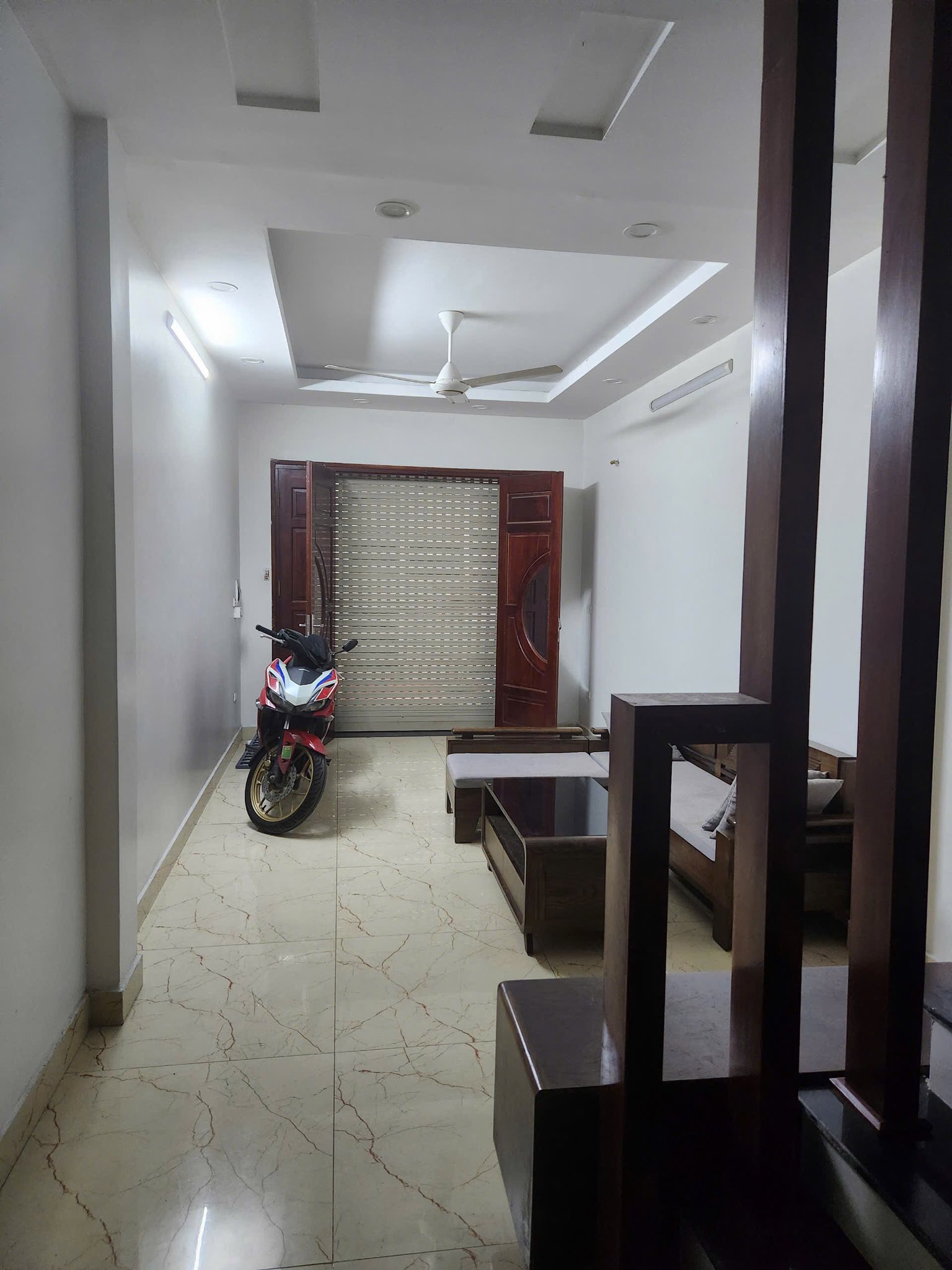 Cho thuê nhà KD, VP kết hợp ở gđ, nhóm 271 Trương Định, 5 tầng x 32m2, 3PN, 4 WC, 12 Triệu - Ảnh chính